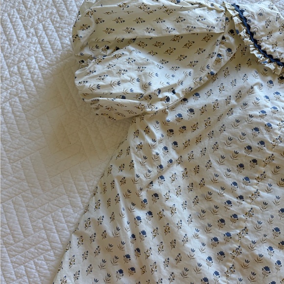 Floral Puff Sleeve Blouse - White and Blue - Picture 11 of 14